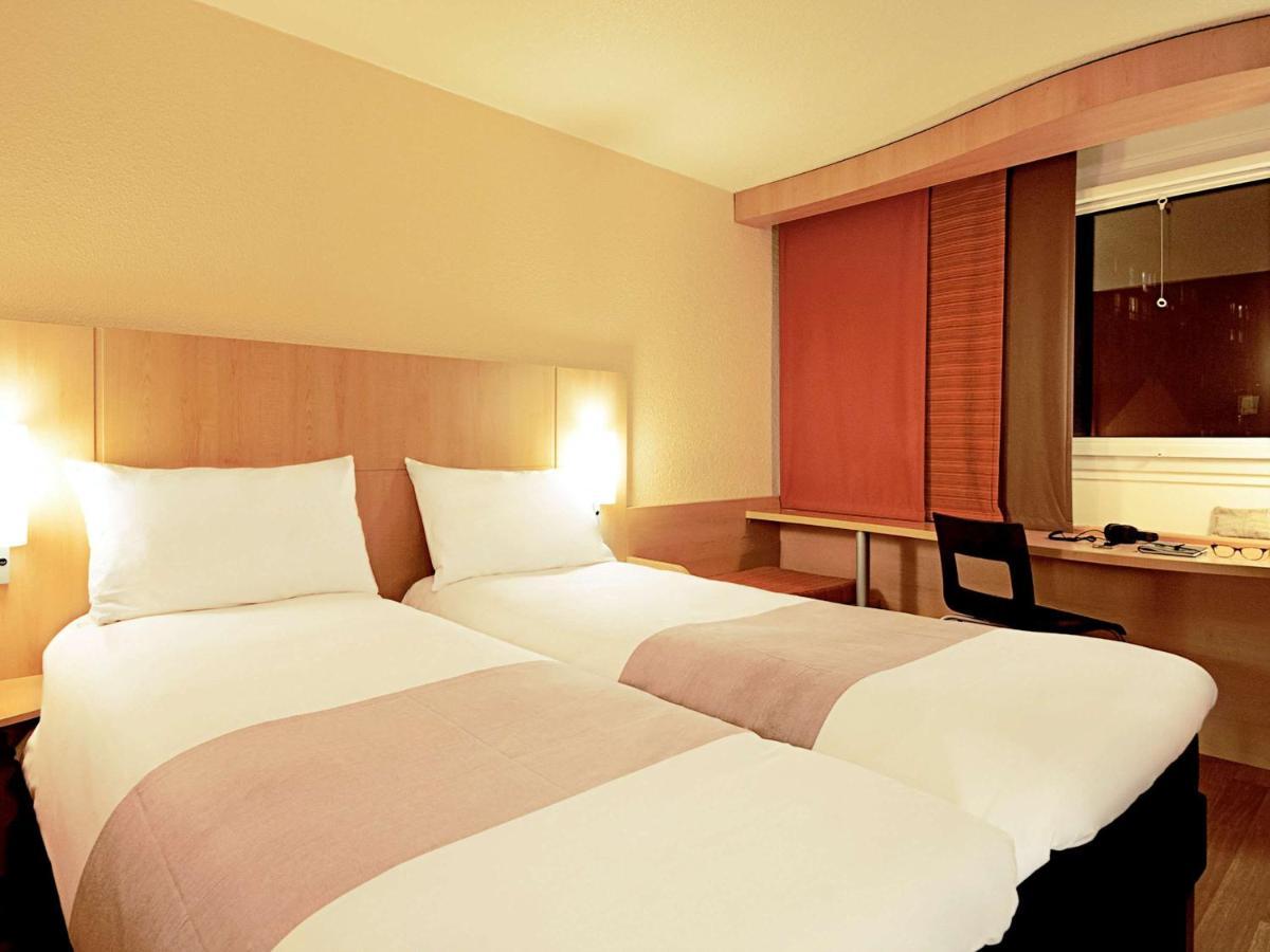 Ibis Douala Hotel Exterior foto