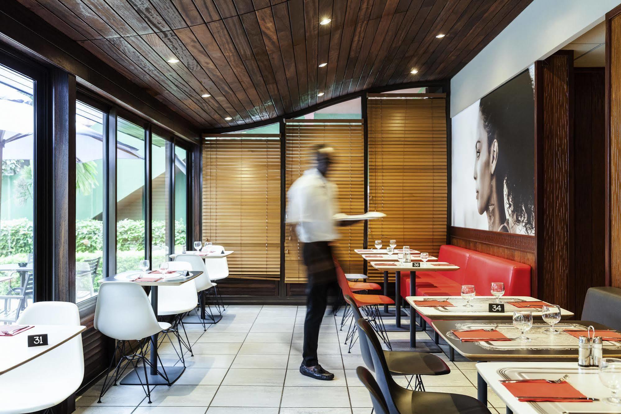 Ibis Douala Hotel Exterior foto