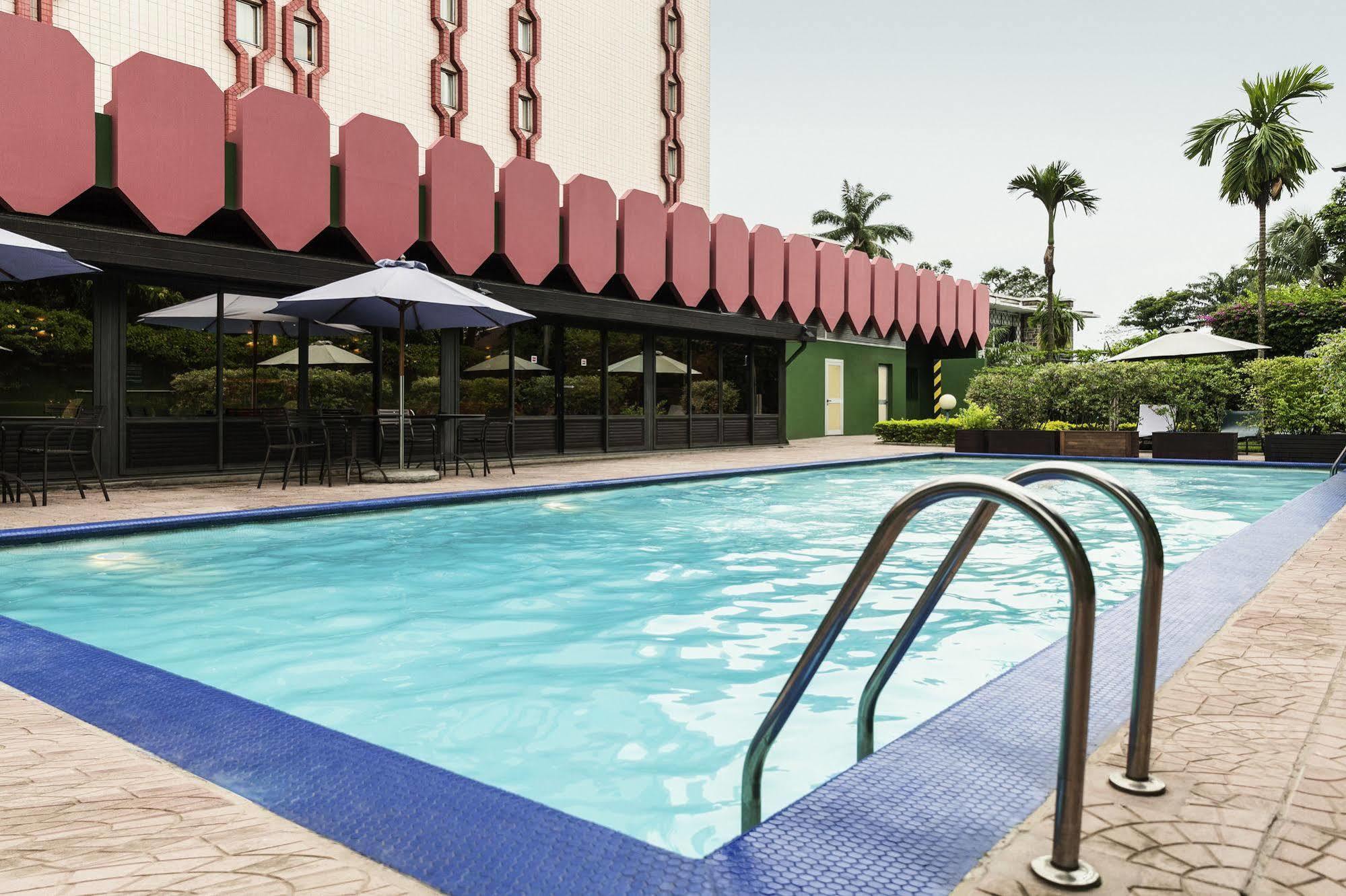 Ibis Douala Hotel Exterior foto